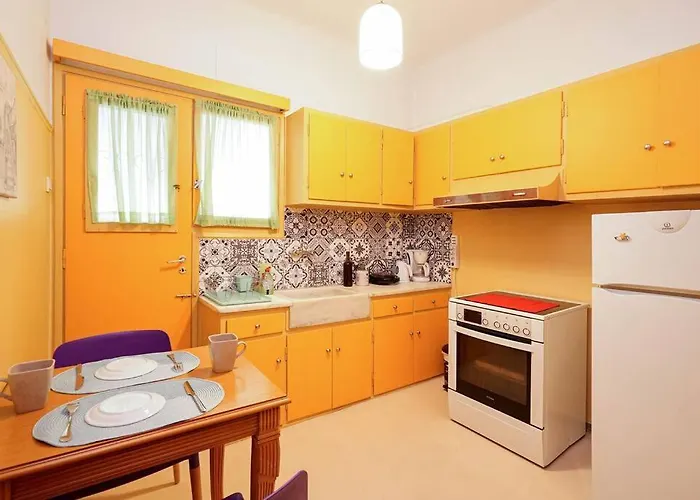 Cozy Athens Apartment / 2\' From Metro Station