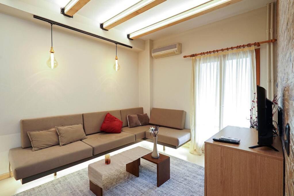 Cozy / 2' From Metro Station Athens